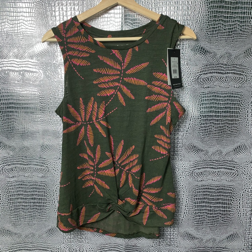 NWT A•NEW•DAY Tank Top / Leaf Print • Sz Small